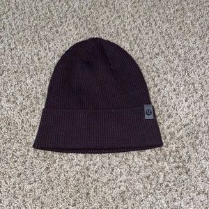Black Lululemon beanie
